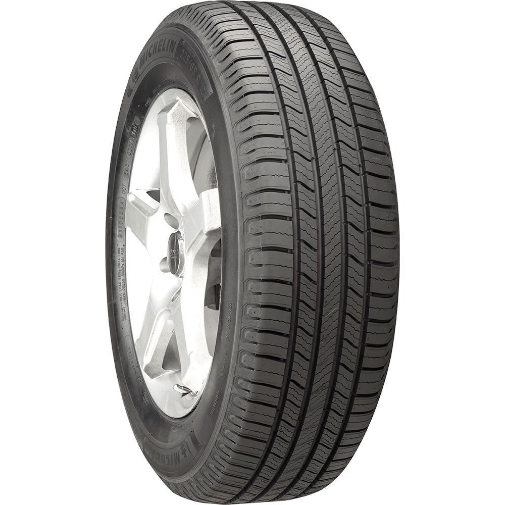 PRODUCT_tire_michelin-defender-2_bsw_angle_Zoom.jpg